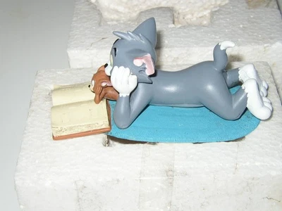 -DÉMONS ET MERVEILLES TOM ET JERRY LISANT réf VFR20 (FIGURINE TRÈS RARE) 1999 - Photo 1/4