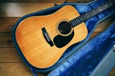 1981 Tokai Cat s Eyes CE-500CF - Handcrafted in Japan | Solid Top | Hardcase
