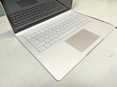 SURFACE BOOK 13.5'' - i7-6600U | 16GB RAM | 512GB SSD | GEFORCE 940M | WIN 10