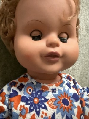 Vintage Modepuppe mit Schlafaugen und roten Ingwerhaaren 70er/80er Jahre