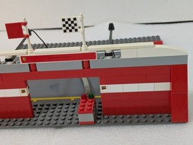 LEGO 8375 Ferrari F1 Pit Set Racers 2004