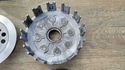 2001 SUZUKI RM125 OEM CLUTCH BASKET + HUB + PRESSURE PLATE ASSY RM
