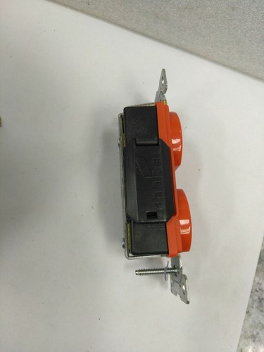 Cooper IG5362RN duplex receptacle isolated ground B &S Wire 5-20R 2P 3 W(14D1 - 第 3/11 張圖片