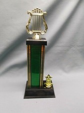music lyre trophy tall green column wide black base award star trim