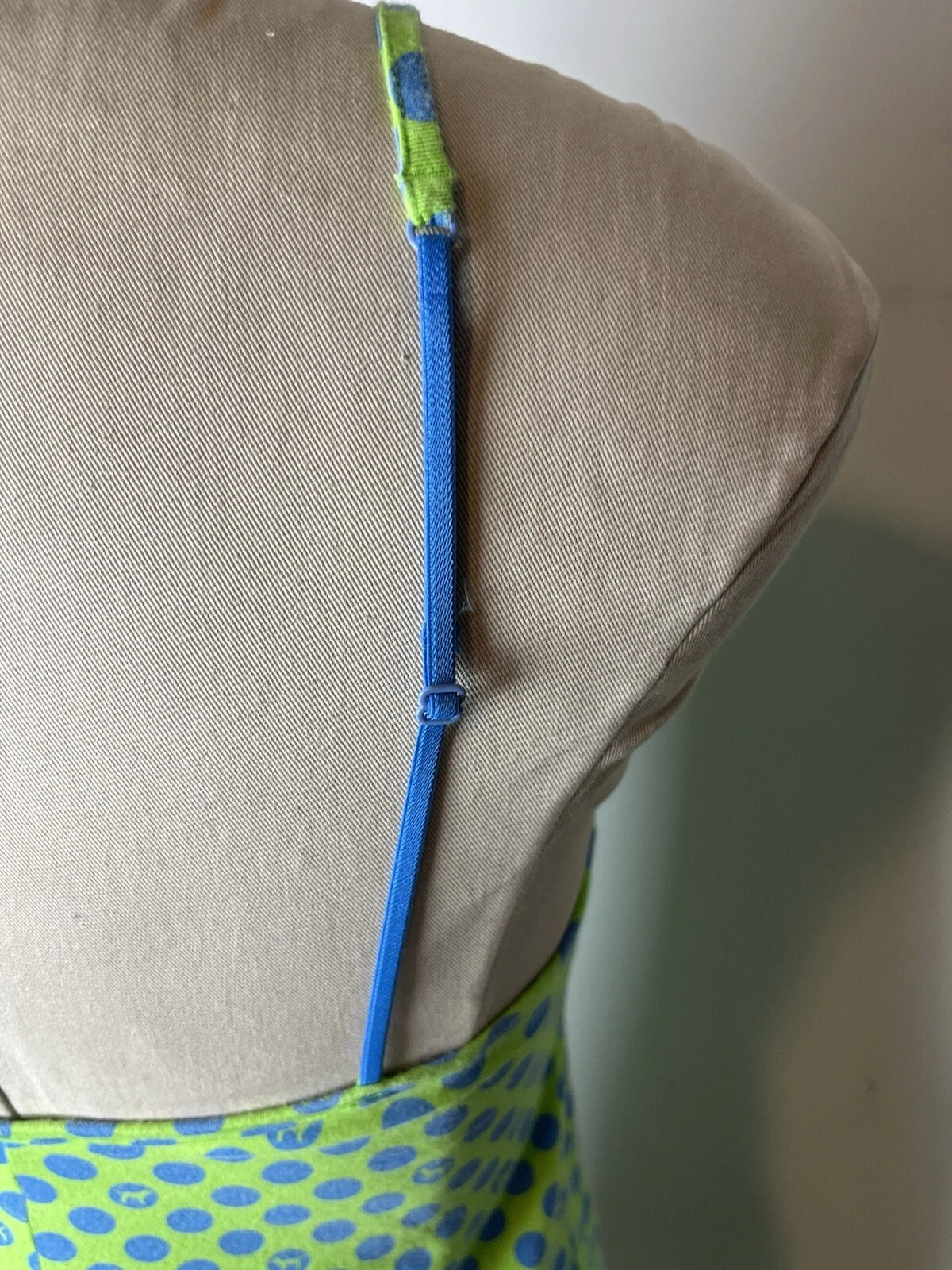 UNDERCOVER Ciondolo cane vintage Y2K Victoria Secret rosa slip piccolo verde blu a pois