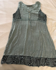 Sz.XL sunwashed bohemian hippie embroidered dress with floral accent Rayna Sun