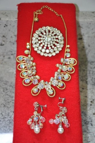 Vintage Costume Jewelry Lot Necklace, Earrings, Brooch