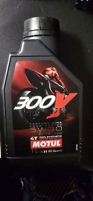 MOTUL 300V Synthetic Ester Oil - 5W-30 - 1L 104108