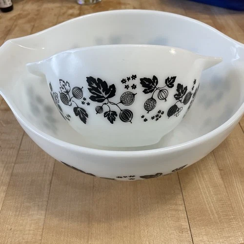 Vintage PYREX White Black Gooseberry Cinderella Mixing Bowls #441 & 443