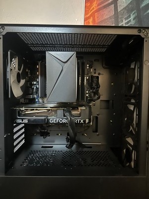 SKYTECH desktop gaming pc rtx 4060. Ryzen 5 7600x cpu. 16 gigs of ram. 1 TB