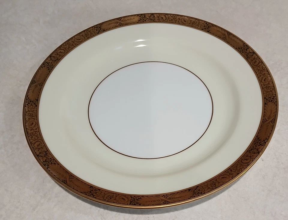 Juego/4 platos de ensalada Noritake ~Goldkin~ 7 1/2”, banda floral dorada y negra, usados en excelente estado Foto 3 de 4
