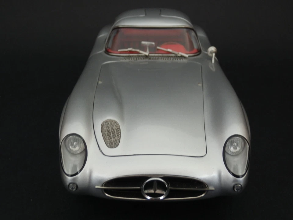 CMC M-076 Mercedes Benz 300 SLR 1955 Uhlenhaut Coupé 1:18 - Immagine 3 di 4