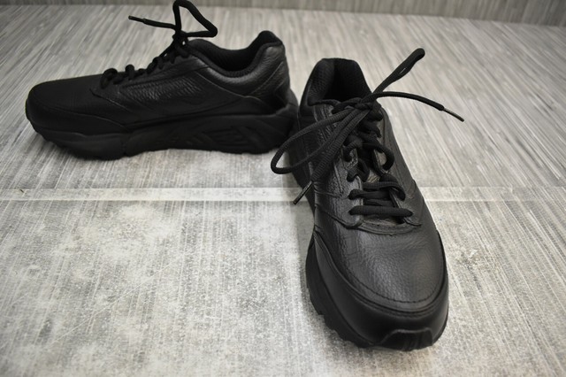 brooks walking shoes for women