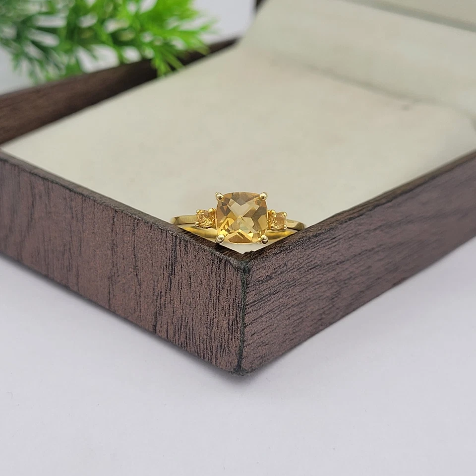 Anillo de aniversario de plata de ley 925 con cojín de citrino dorado Foto 3 de 4