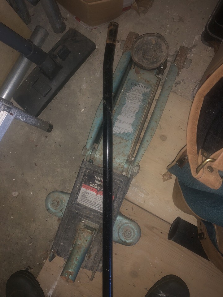 Halfords 2 Ton Hydraulic Car Trolley Jack eBay