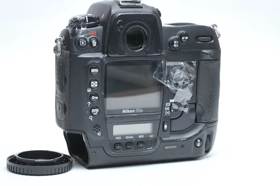 Nikon D2hs 4.1 Megapixel Digital SLR Camera Body AS IS PARTS/REPAIR - Image 2 of 4