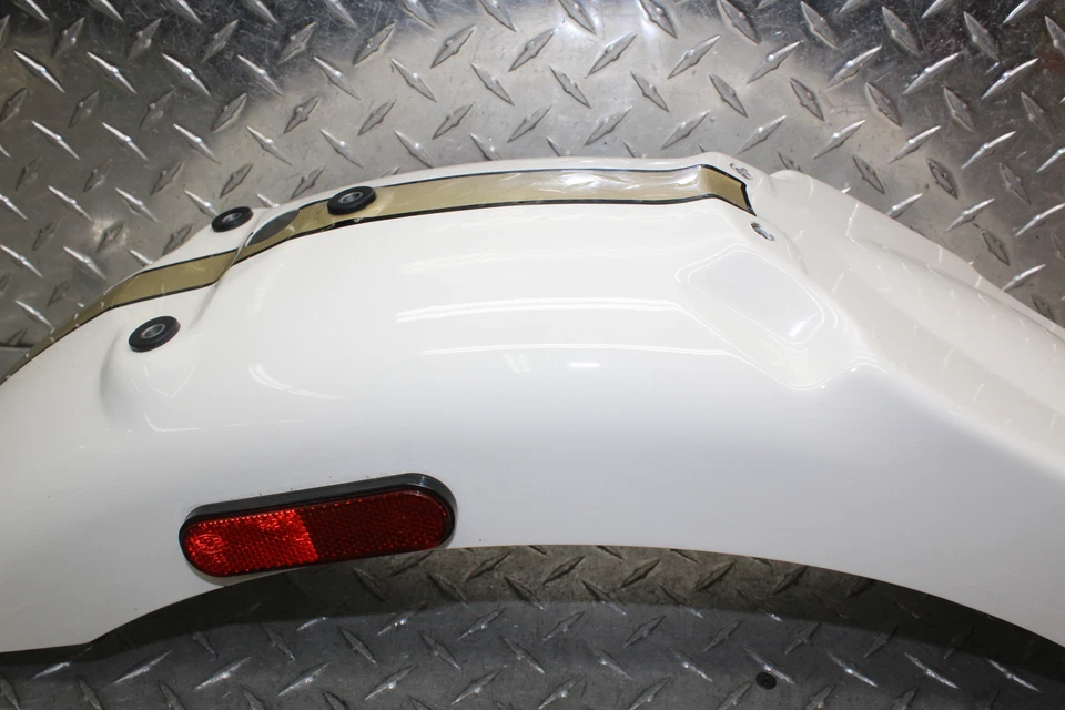 2016 TRIUMPH BONNEVILLE T100 WHITE REAR FENDER MUD GUARD T2309419-NW - Image 3 of 4