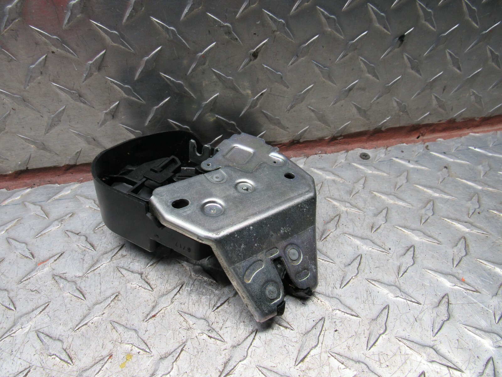 2009 HONDA ACCORD TRUNK LATCH LOCK ACTUATOR RELEASE SDN 2.4L eBay