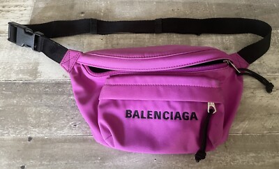 Balenciaga Pink Logo Printed Nylon Wheel Beltpack Fanny pack  display picture 2