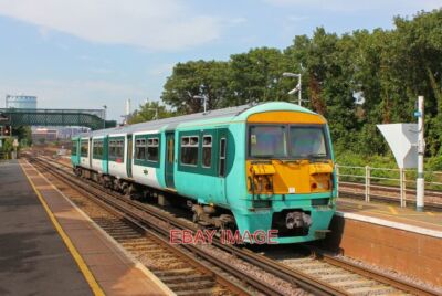FOTO KLASSE 456 SET 456024 S-BAHN RUFT AM RD-BAHNHOF WANDSWORTH AN. 201