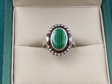 Excellent Artisan hand made Sterling Silver Malachite Ring