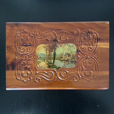 VTG Wooden Dovetail Trinket Jewelry Box Hand Carved Cottage Cabin Motif 8x5x3