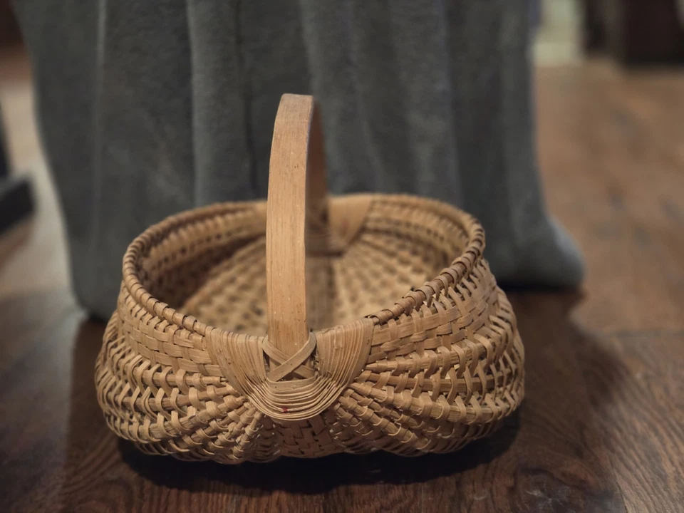 Primitive Appalachian 11" x 10" Egg or Buttocks Basket - Image 4 of 4