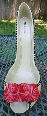 Giftcraft (SHOE LA LA)High Heel Shoe-Ceramic 8.25'' Tall Wine Bottle Holder Decor