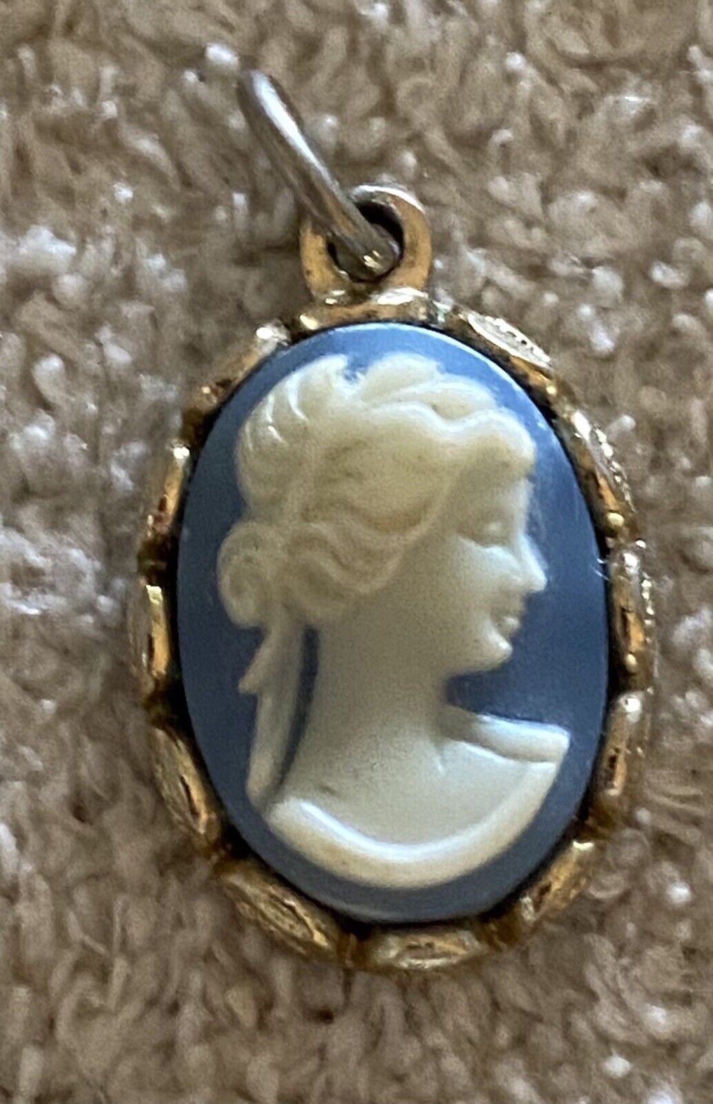 Vintage AVON CAMEO Pendant Charm Blue White Gold Tone for Necklace or  Bracelet