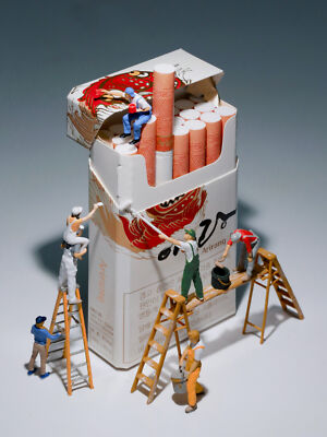 EY 1:64 Painted Figure Mini Model Miniature  Diorama Painter Worker Graffiti