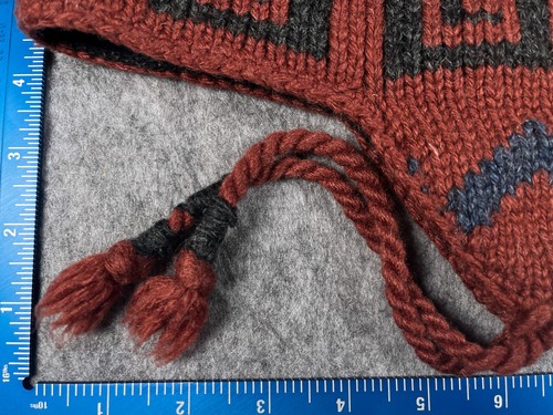 Peruvian Beanie Toque Adult Small Red Knit Waves Wool Blend Ear Flaps tassel - Picture 2 of 9