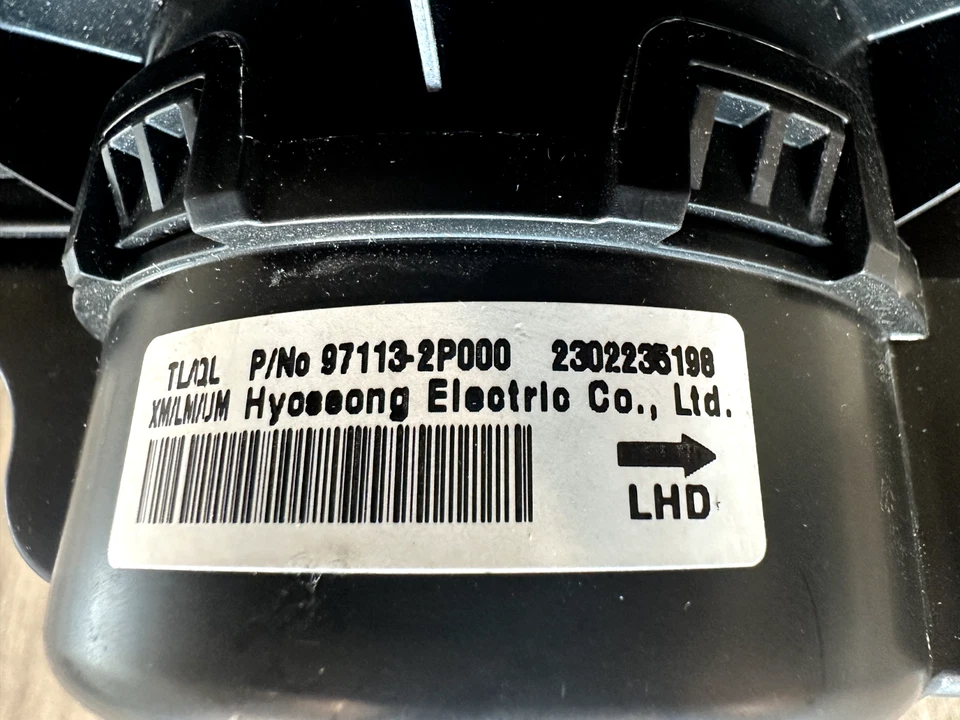 Conjunto de motor soplador interior KIA SPORTAGE 2011-22 PIEZA ORIGINAL # 97113-2P000 Foto 2 de 4