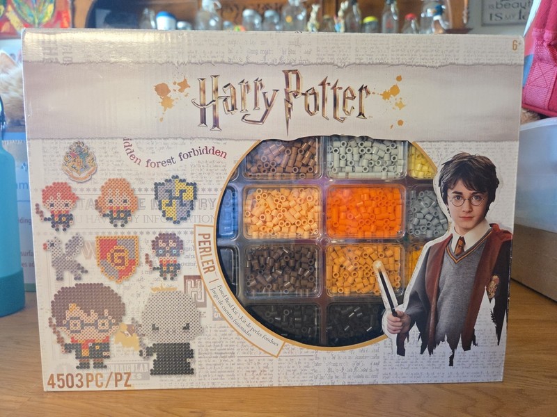 Warner Bros WB Harry Potter Perler Fused Bead Kit 4500 Beads 19 Patterns Sealed 