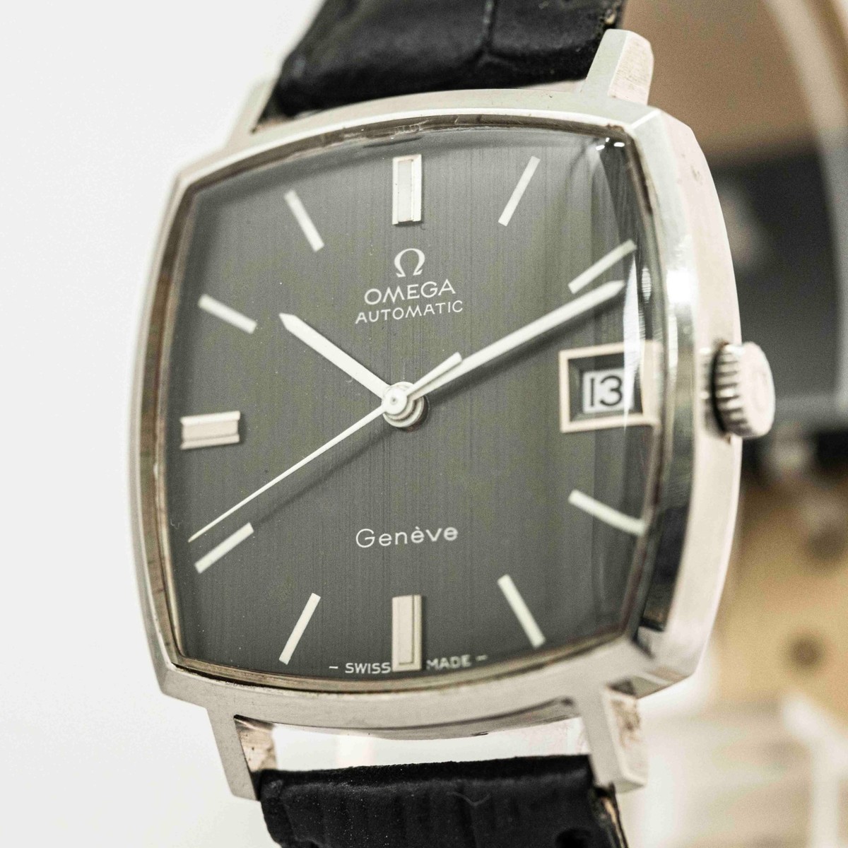 NEAR MINT* Vintage 1969 OMEGA Geneve Automatic Black Dial