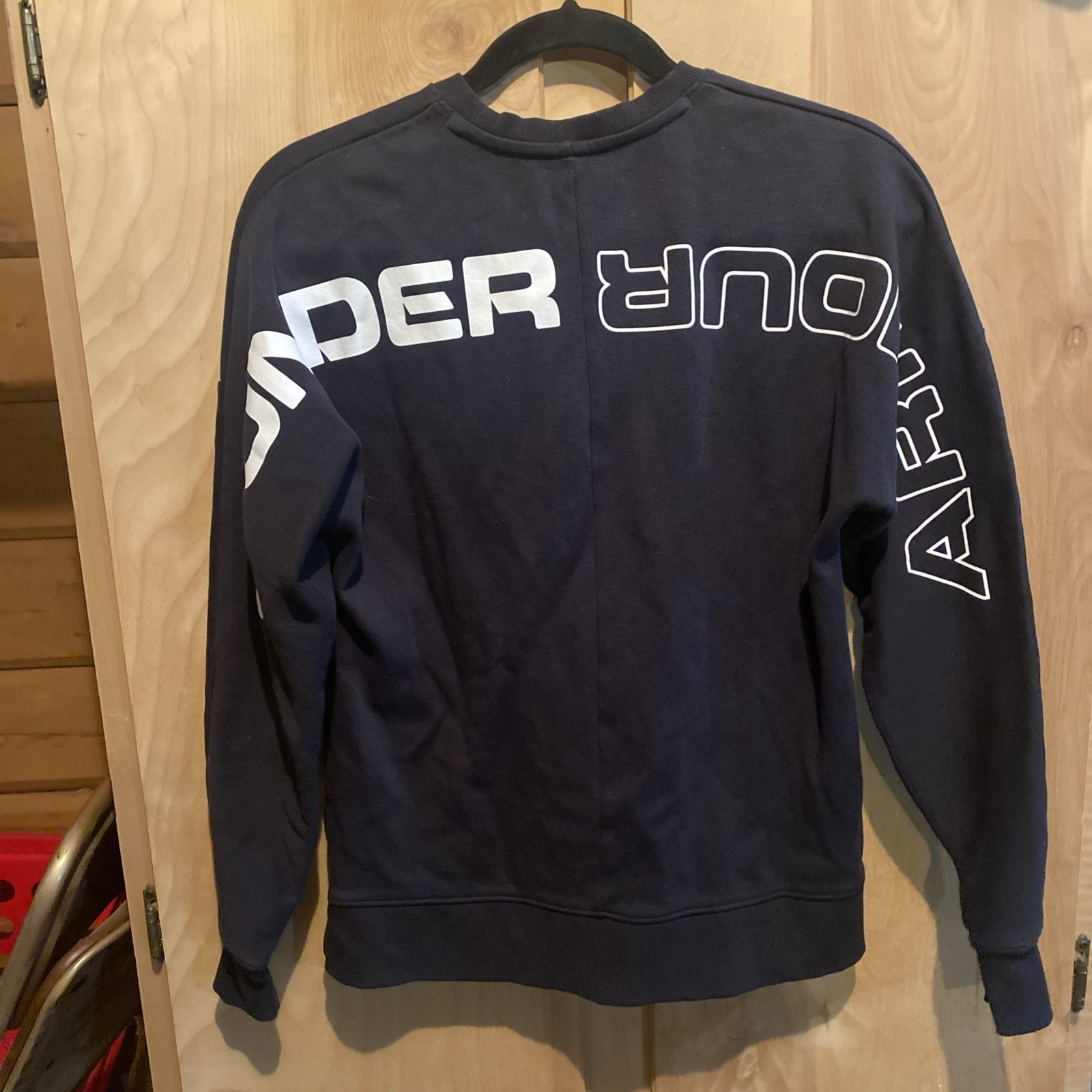 Underarmour Sweatshirt. Youth XL. Black. Long Sleeve. Pullover. thumbnail 3