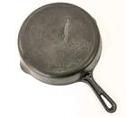 Vintage Griswold #8 Cast Iron Skillet 704 H Small Logo Erie PA Grooved Handle