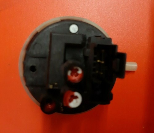 Waschmaschine HOTPOINT WMF740P UK R Druckschalter