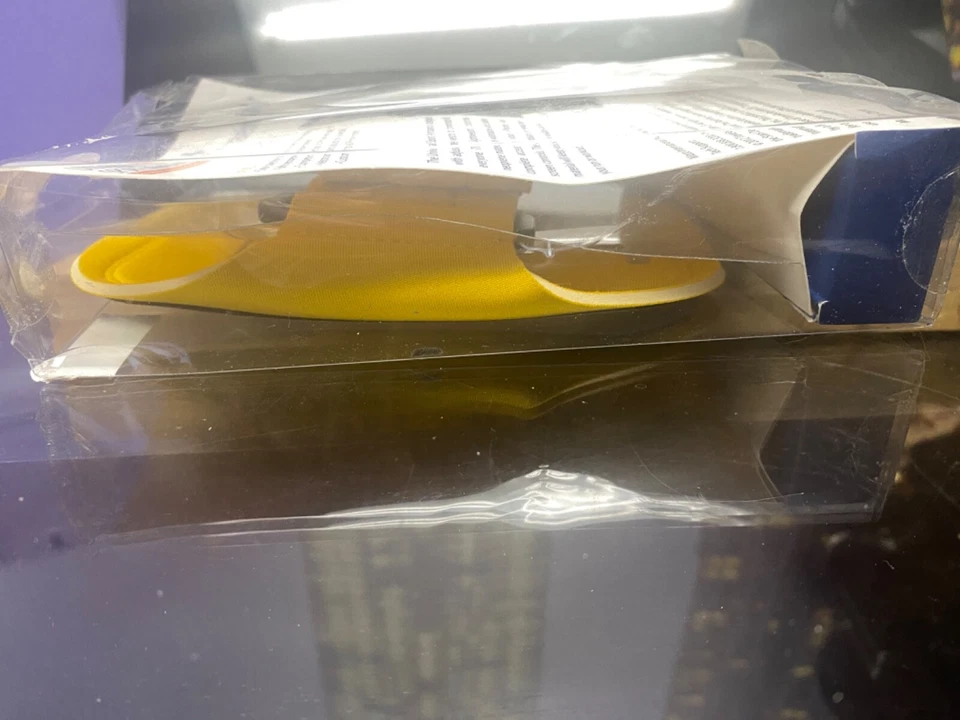 2012 TRAVELOCITY Universal Sport Armband Yellow FITS OLDER ELECTRONICS-Old Schoo - Image 4 of 4