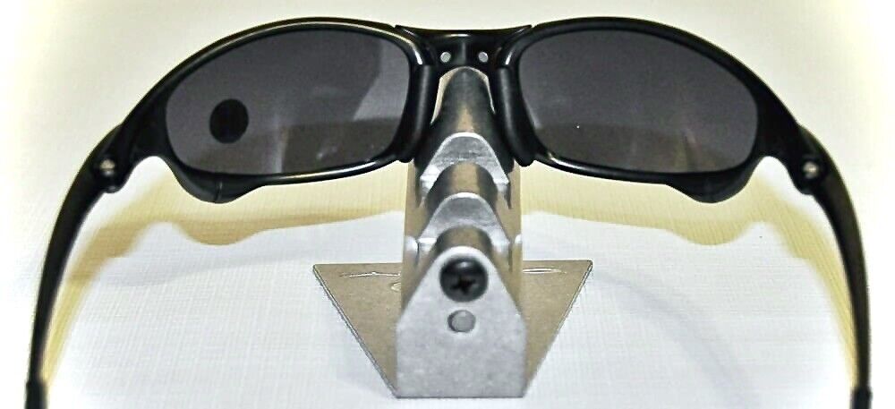 Oakley Juliet Carbon Frame Black Iridium Lens BNEW 100 Oakley Juliet Carbon Frame Black Iridium Lens BNEW 100