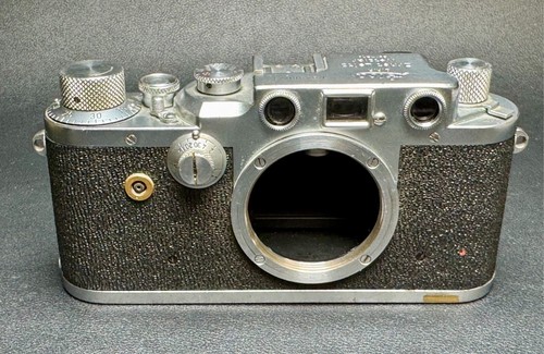 A Leica IIIc camera, No. 497131, circa 1950, with Summar f=5cm 1:2 lens
