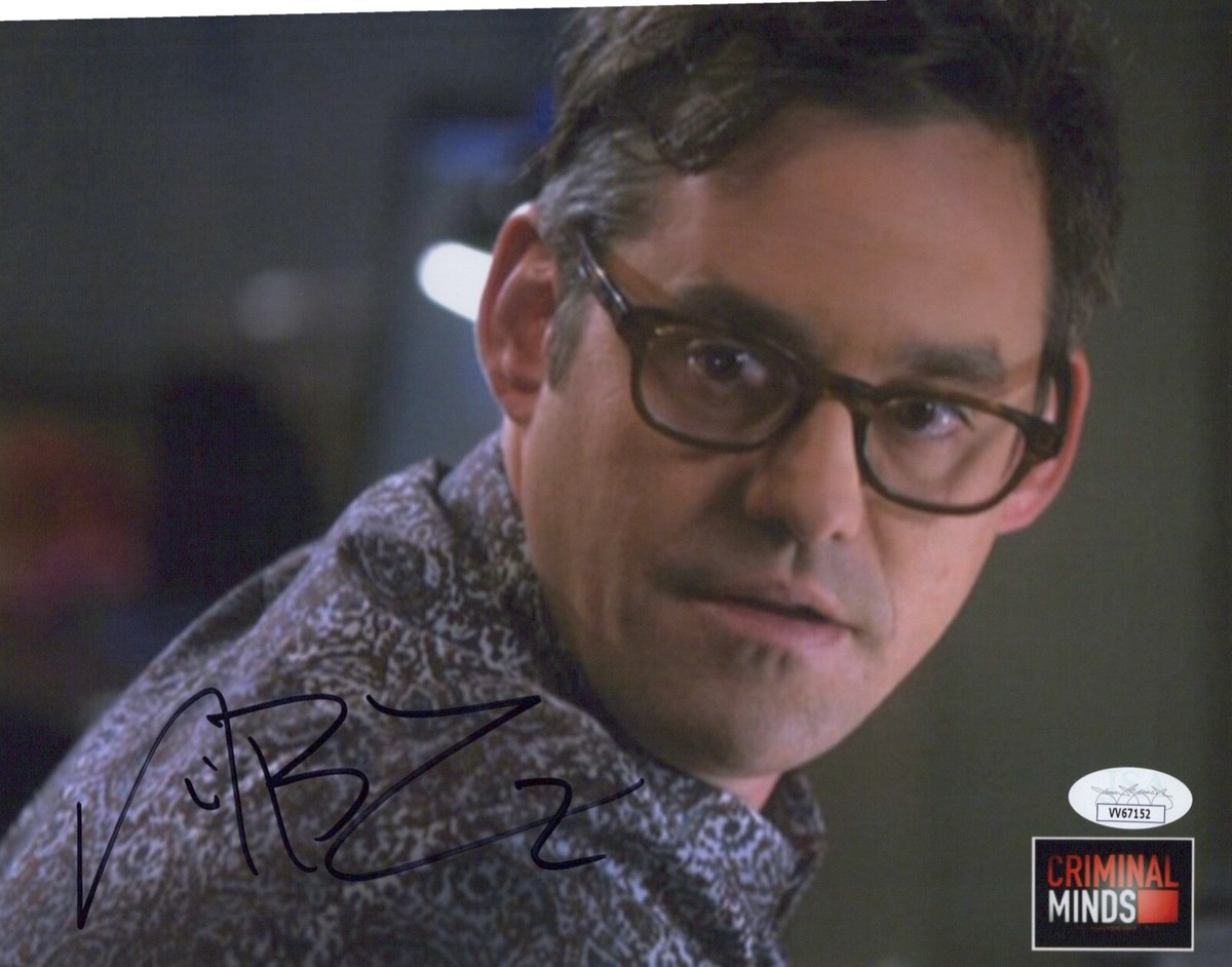 NICHOLAS BRENDON Signed CRIMINAL MINDS KEVIN 8x10 Photo Autograph