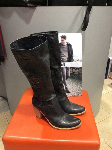 Scarpe Uomo Nero Giardini N.42 prezzo Shock Pelle Incredibileee | Acquisti  Online su eBay
