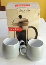 Open Box Bodum Chambord French Press 32 oz + 2 Pebble Coffee Mugs London Pottery