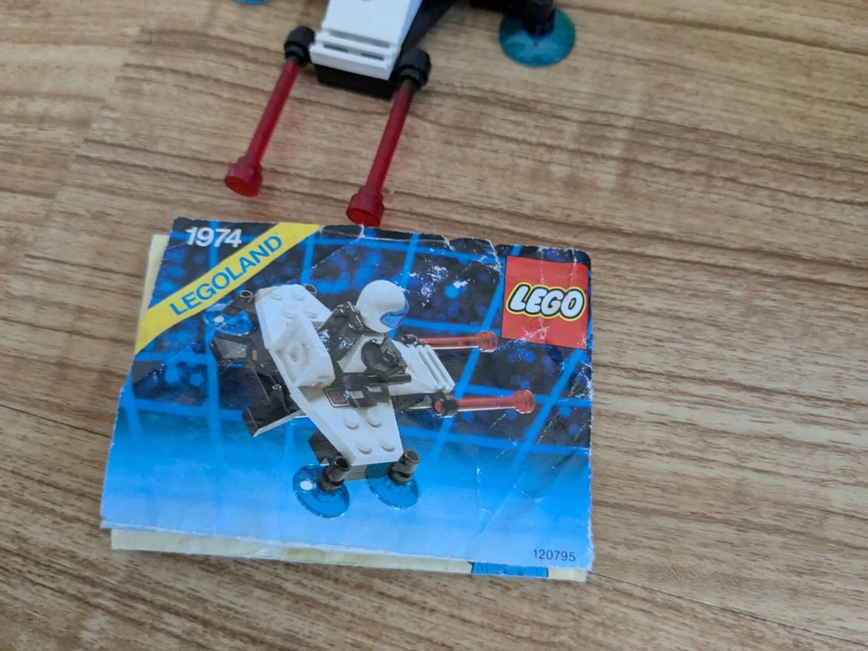 Legoland Triple Pack - 1974 - 100% Complete Airport, Forestmen, Futuron w/Box - Image 4 of 4