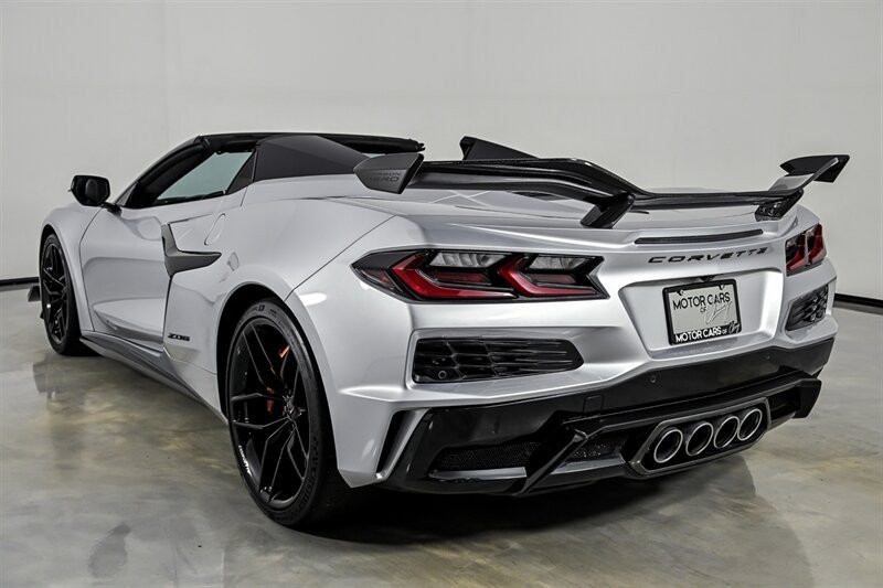 2026 Blade Silver Metallic Chevrolet Corvette   | C8 Corvette Photo 7