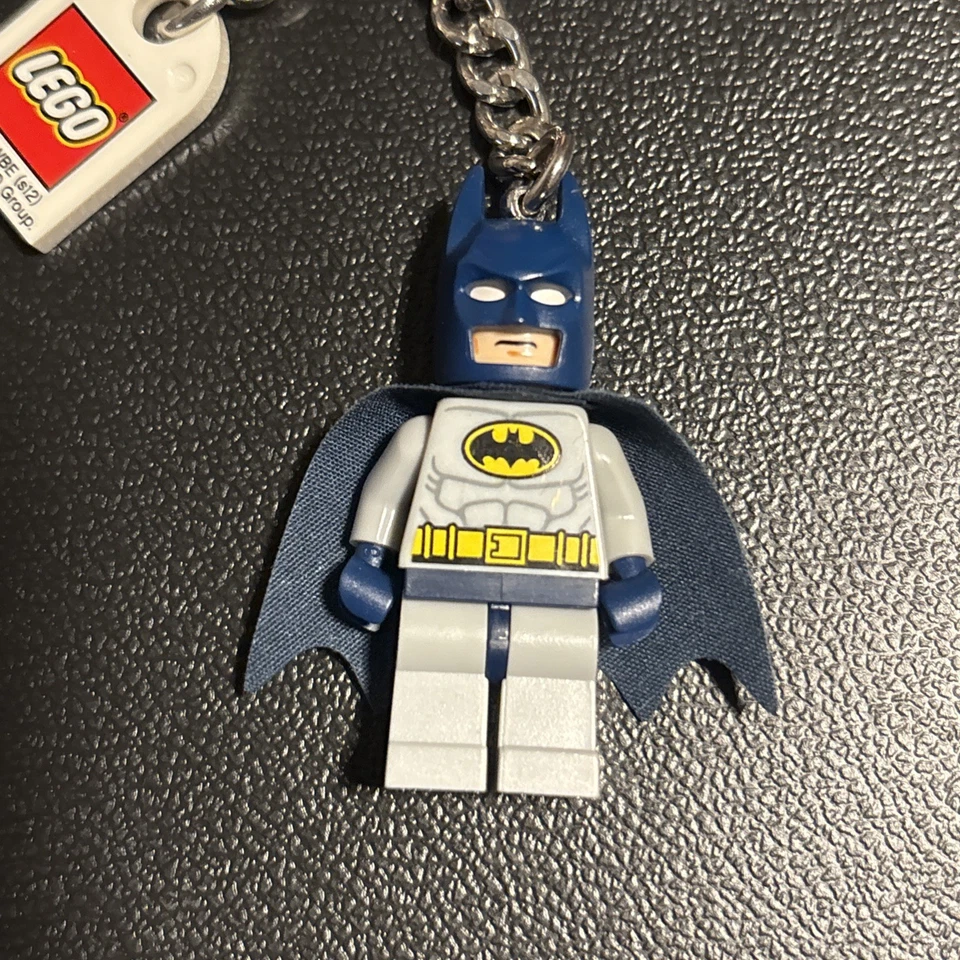 Lote de dos llaveros Lego DC Comics para Batman y Batgirl Foto 2 de 4