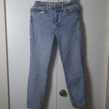 H M Denim Women's Light Wash Blue Mom Jeans, High Rise, Stretch, Size 8