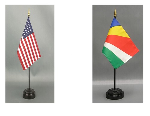Hecho en los EE. UU.- 1 American & 1 Country Rayon 4""x6"" Bandera de escritorio de oficina y 2 soportes - Imagen 177 de 217