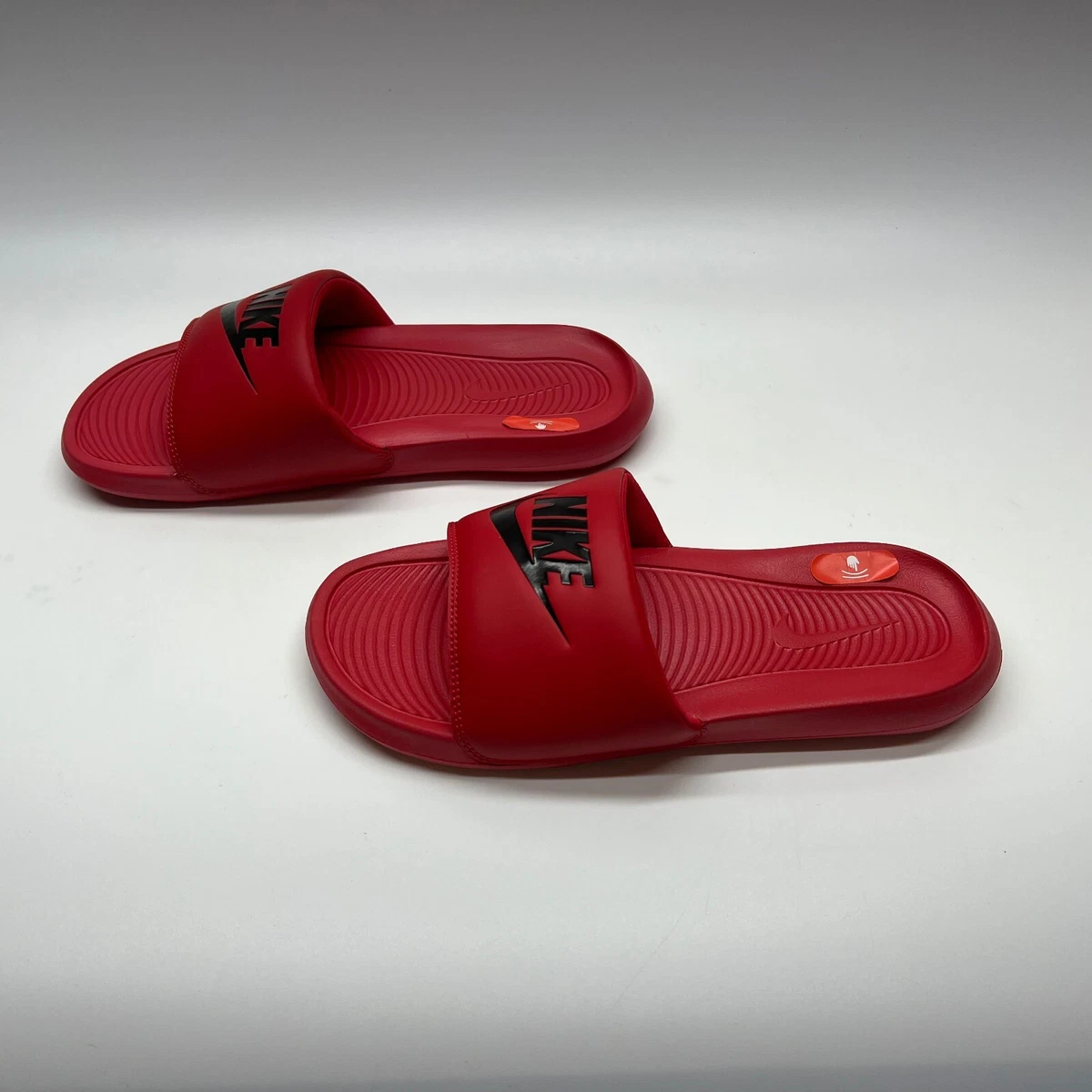 Nike shop sliders red
