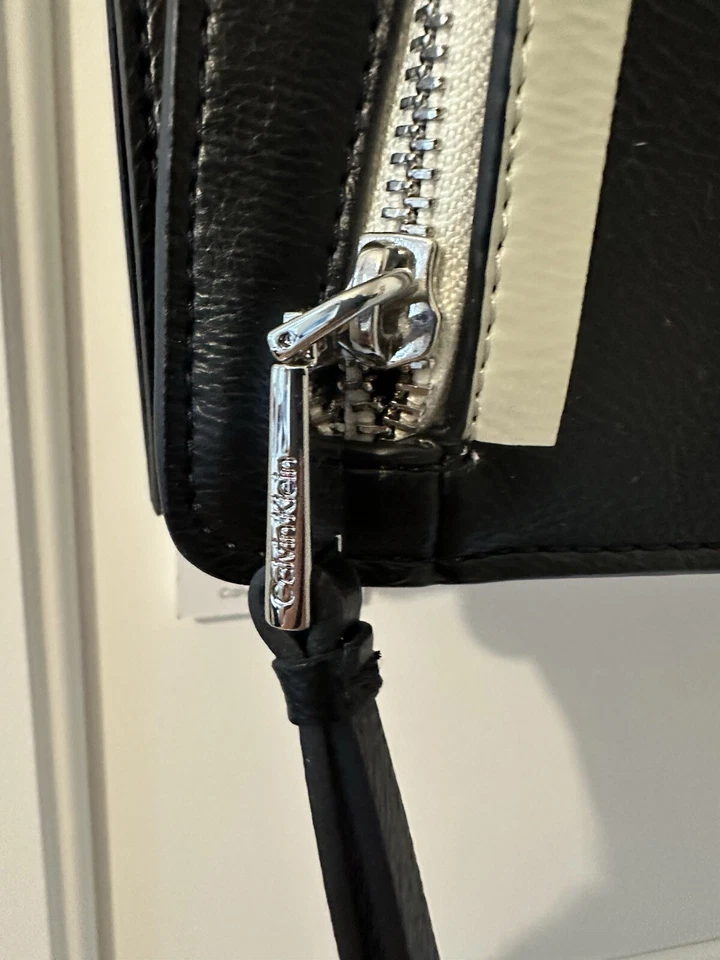 Brand New Calvin Klein Crossbody Black/White Bag - Image 4 of 4